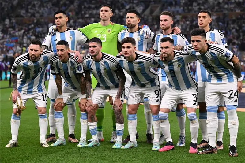 ليونيل ميسي يحتفل بأهدافه التاريخية في كأس العالم 2026