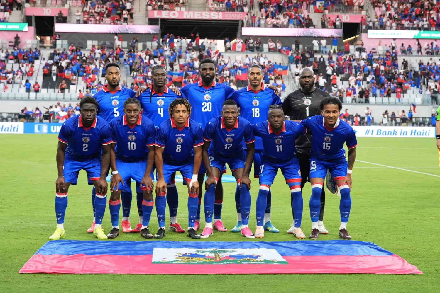 مواطنون في بورت أو برنس ينظفون الشوارع قبل كأس العالم 2026