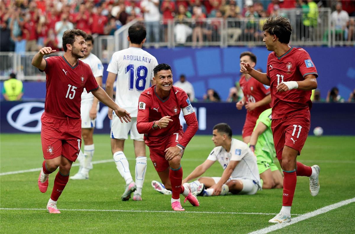 منتخب البرتغال يحتفل بفوزه على أوزبكستان في كأس العالم 2026